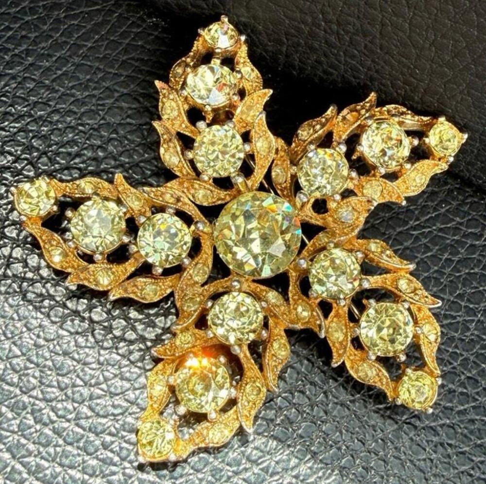 Vintage Signed Bogoff Gold Tone Rhinestone Starfish Brooch Pin 1950s Star Flower